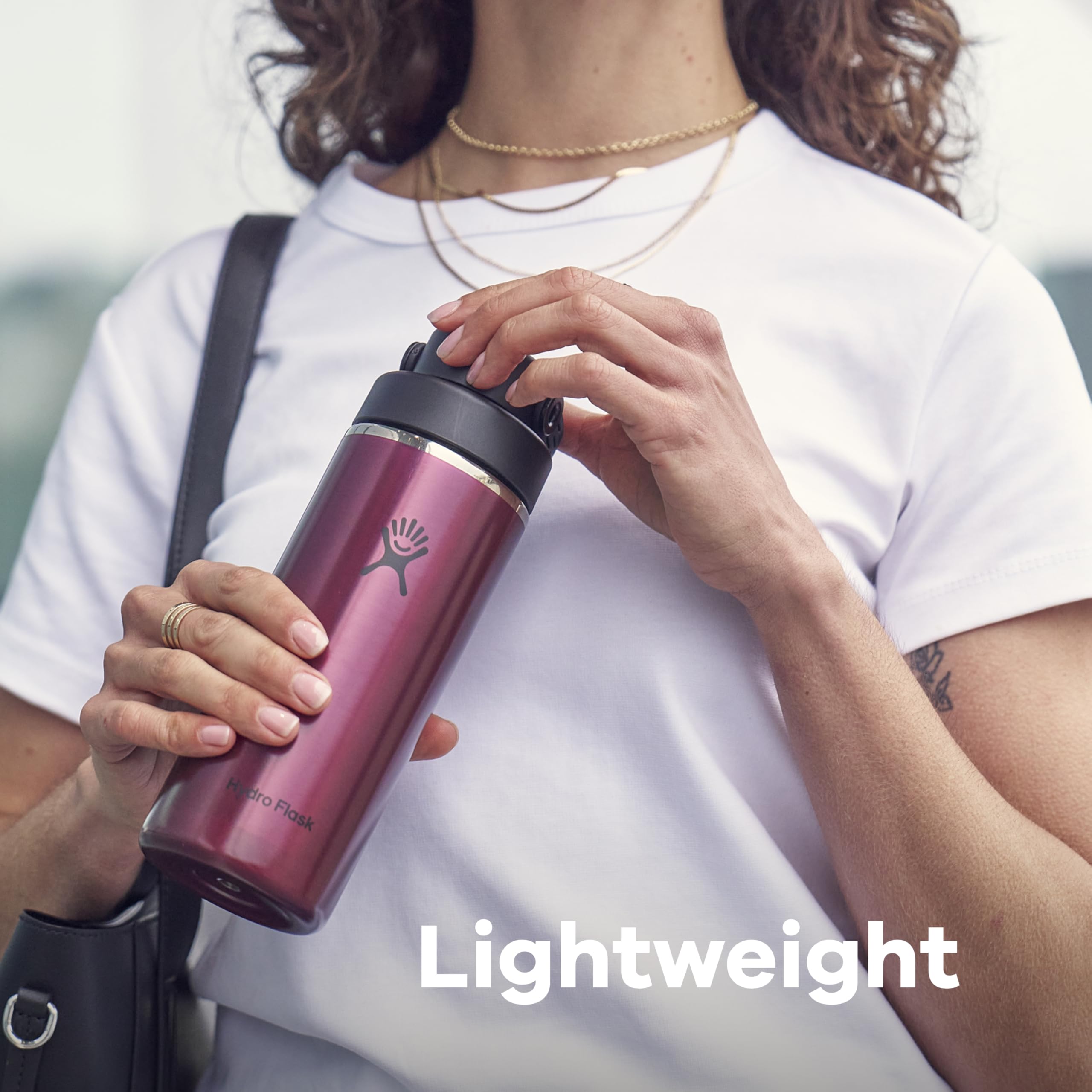 Hydro Flask Lightweight Wide Flex Chug Cap - Insulated Stainless Steel Water Bottle 32 Oz Garnet Red - Image 5